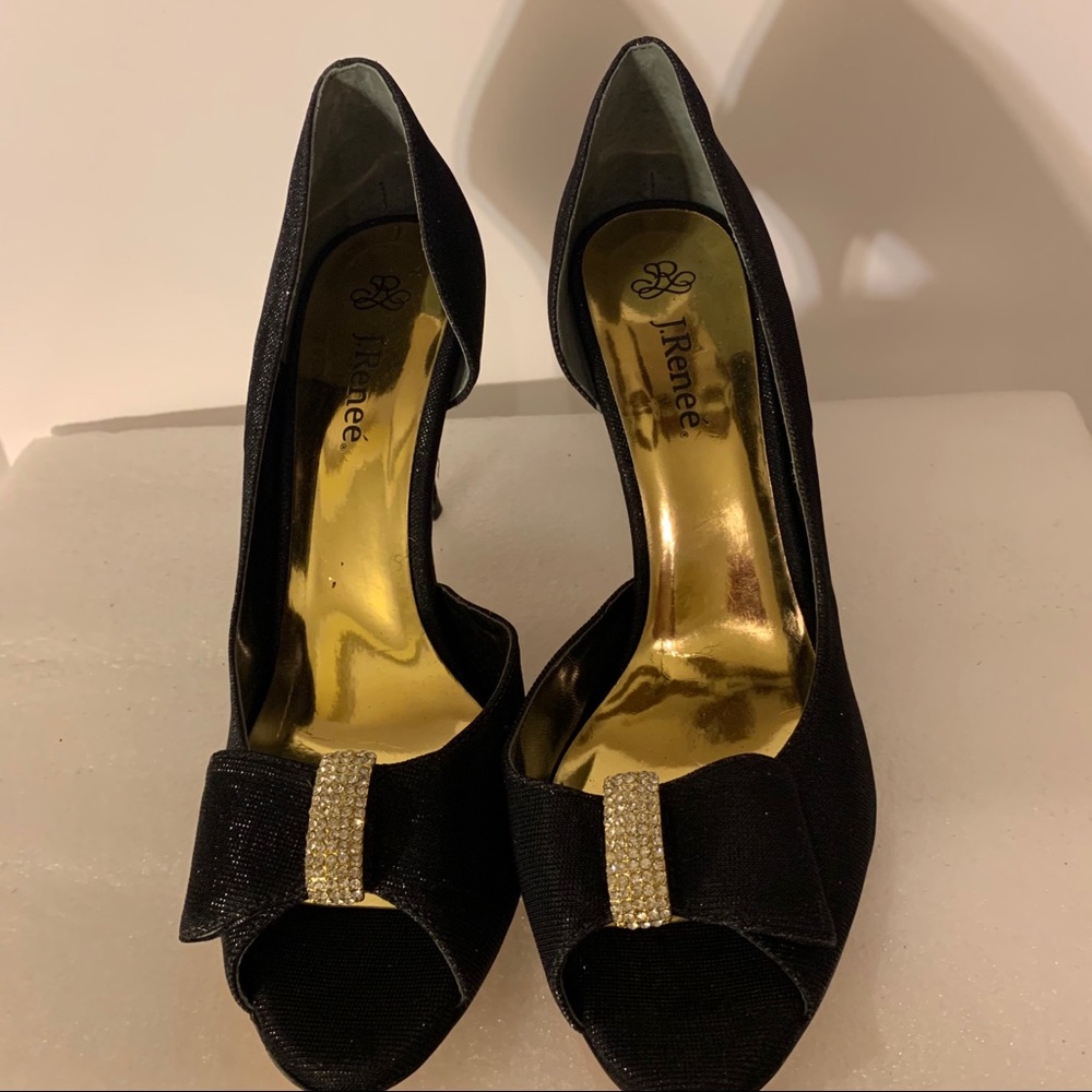 J.RENEE SKYLAR PUMPS